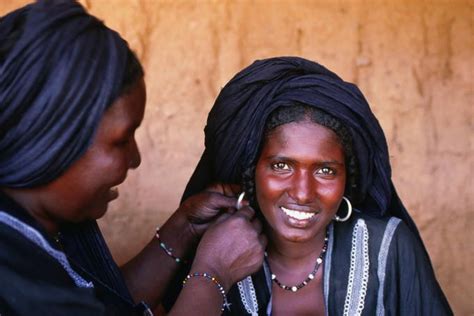 Tuareg Women Niger Portrait Of Tuareg Women Near Agadez Africa