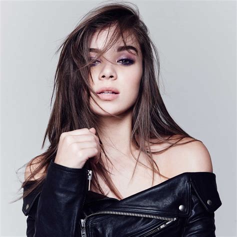 Only high quality pics and photos with hailee steinfeld. Hailee Steinfeld pode ser "todo tipo de garota" no clipe ...