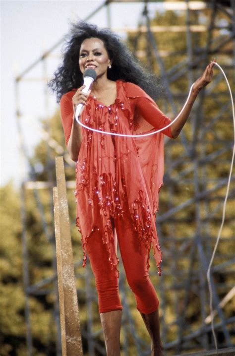 The Queens Closet 27 Of Diana Ross Most Iconic Looks Diana Ross Supremes Diana Ross Ross
