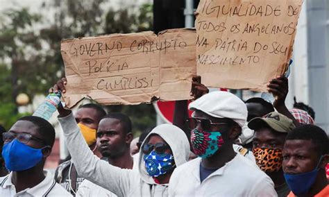 Angola Celebra 45 Anos Com Manifestações Não Autorizadas O País A Verdade Como Notícia
