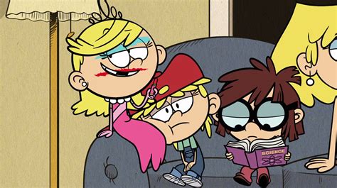 Image S1e07b Lola Claims Not Needing A Mirrorpng The Loud House