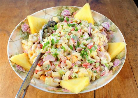 The salad dressing is creamy, with just the right balance of acidity from vinegar. Hawaiian Macaroni Salad