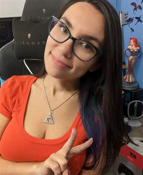 Name A More Adorable Streamer Ill Wait Rtrishahershberger