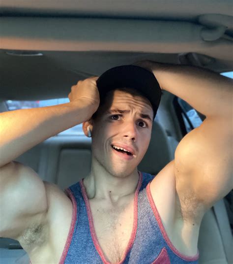 𝙃𝙤𝙩 𝙂𝙪𝙮𝙨 𝙋𝙞𝙩𝙨 𝟯𝟱𝙆 𝘯𝘴𝘧𝘸 on Twitter RT dominickscalera Panics in himbo