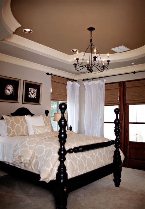 I Like The Way The Painted Ceiling Accents The Room Bedroom False