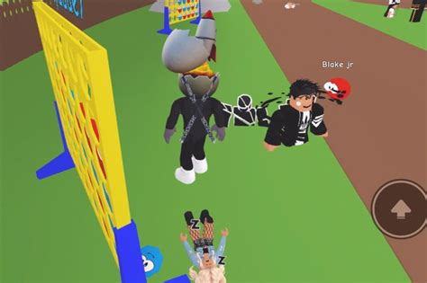 Roblox Struggles With Sexual Content It Hopes A Ratings System Will Address The Problem Wsj