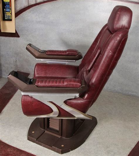 It is huge, around 1/7, 1/8 scale. Star Trek Prop, Costume & Auction Authority: Jean Luc ...