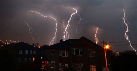 Met Office Weather Thunderstorms On Their Way For Third Straight Day As Met Office Issues