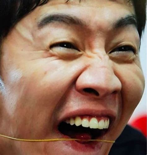 李光洙 （ 韓語： 이광수 ／ 李光洙 lee kwang soo ，1985年7月14日 － ），韓國著名男演員、主持和模特兒，身高192公分，綜藝節目《running man》成員（預定退出，5月24日錄製最後一期）。. 努力的人最可怕!李光洙「猙獰」表情包上線，「死亡凝視」你怕了嗎 - KSD 韓星網 (明星)