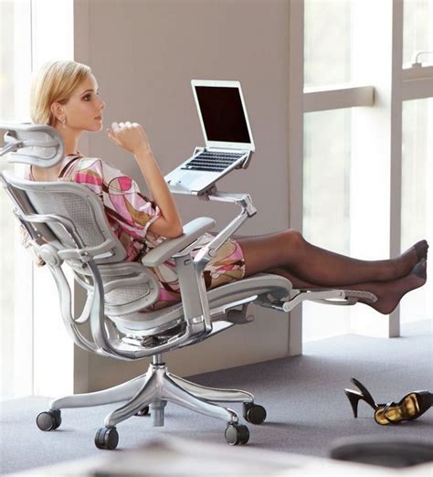 Chair thus assumes an important position in your home office furniture list. Top 10 Ergonomic Desk chairs-style For You | Best home ...
