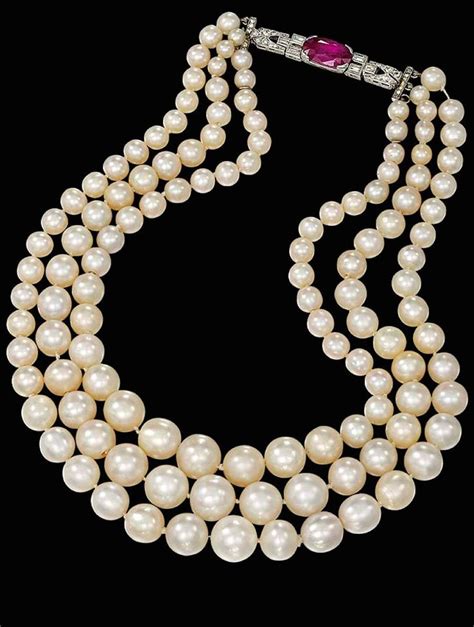Christies London Important Jewels Auction Natural Pearl Necklace Pearl Jewels Long Pearl