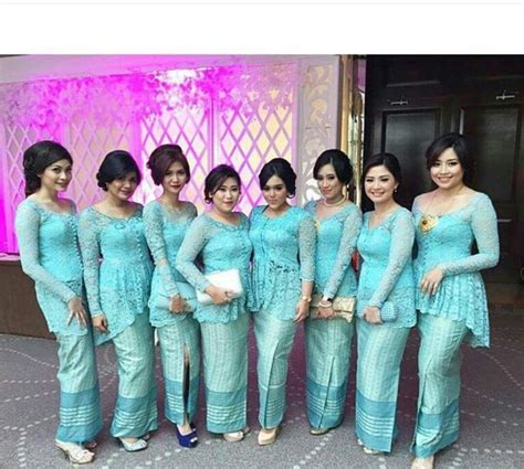 Maybe you would like to learn more about one of these? Model Kebaya Seragam Trend 2016 untuk Pernikahan Acara ...