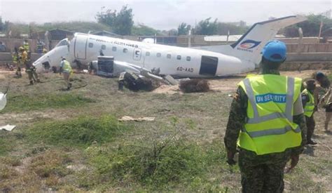 crashes at aden adde international airport challenges of landing airplane