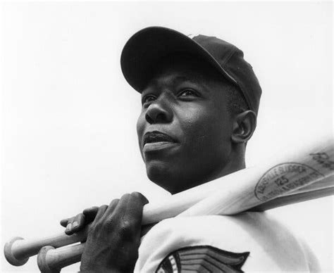 Hank Aaron Baseballs Home Run King Who Defied Racism Dies At 86