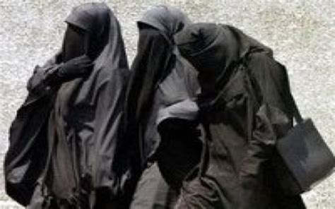 Deux Françaises Condamnées Pour Port Du Niqab