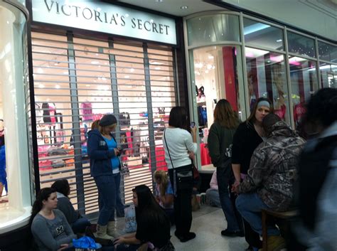 Fashion Square Mall Secrets: Shop Like a Pro!