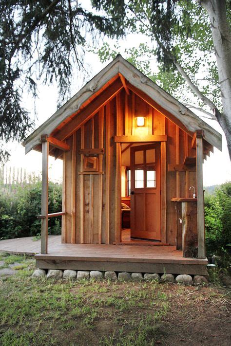 This Tiny One Room Cabin Is The Ultimate Artists Escape One Room