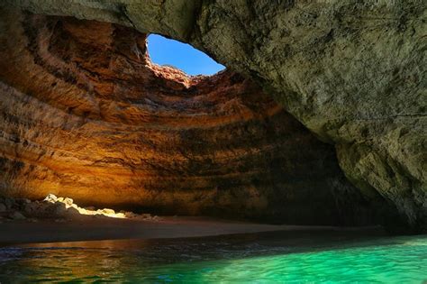 Explorez Lincroyable Grotte De Benagil Cette Formation Géologique