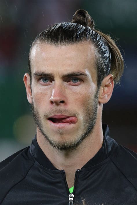 Newsnow brings you the latest news from the world's most trusted sources on gareth bale, a welsh footballer who primarily plays as a winger. Gareth Bale - Wikiwand