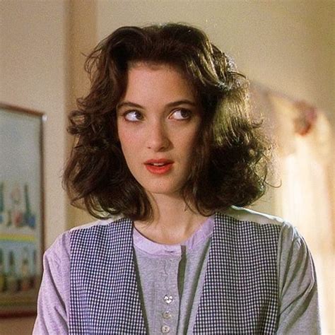 Beetlejuice, edward scissorhands, alien resurrection, mr. Winona Ryder in Heathers | モデルフォト, ファッションアイデア, ウィノナ