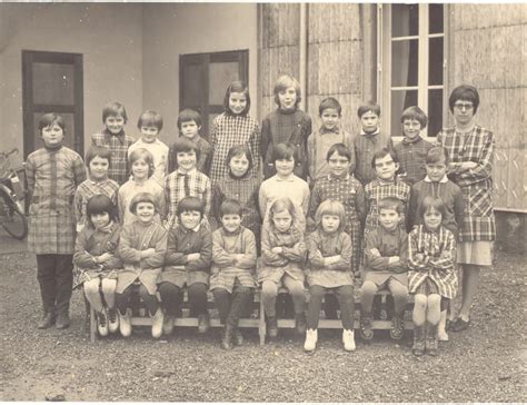 Photo De Classe Primaire De 1967 Ecole Sainte Marie Copains Davant