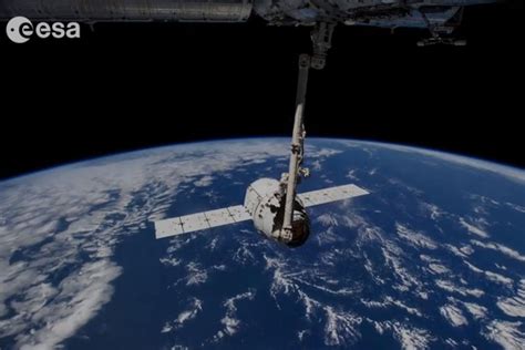 Esa Time Lapse Pics From The Iss Mirror Online