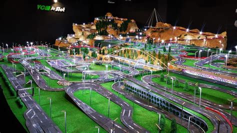 el mayor scalextric del mundo está en españa y tiene casi un cuarto de kilómetro de longitud nius