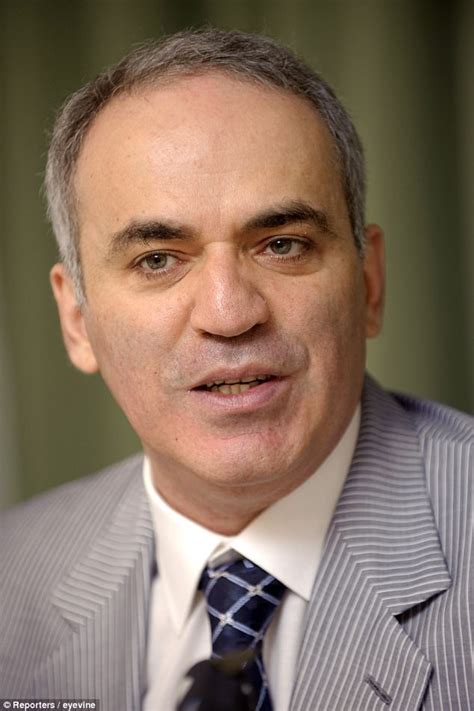 Gary Kasparov Comes Out Of Retirement After 12 Years Daily Mail Online