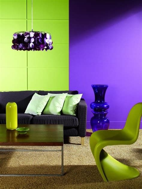 20 Green And Aubergine Living Room