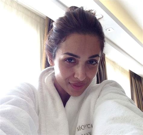 21 No Makeup Selfies Bollywood Celebrities Instagramming Their