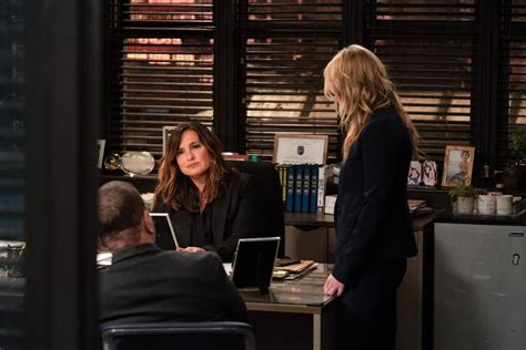 Law And Order Svu Season 22 Episode 8 Photos The Only Way Out Is Through Seat42f
