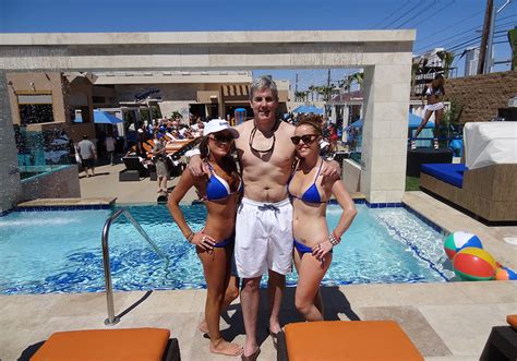 Photos Of Zing Vodka Red Velvet Sapphire Pool And Dayclub Las Vegas