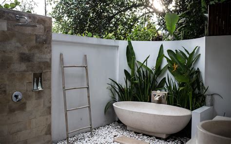The Best Tropical Outdoor Bathroom For You