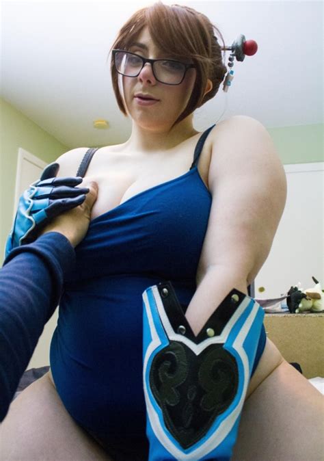 Mei From Overwatch By Mariah Mallad Or Momokun She Is Definitely One Of The Hottest Cosplayers