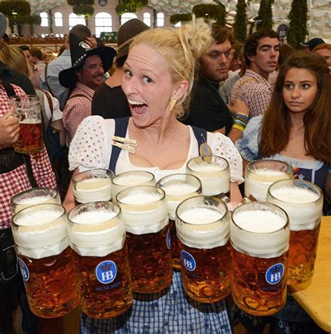 fewer guests drink more beer at oktoberfest opening weekend münchner oktoberfest oktoberfest