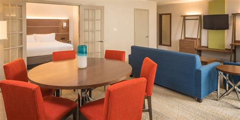 Hotels In Springfield Il Holiday Inn Express And Suites Springfield