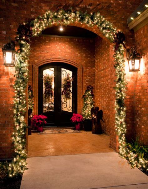 27 Christmas Entryway Decor Ideas That You Will Love