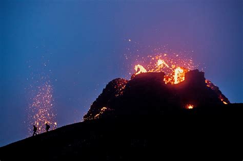 In Photos Volcano Erupts Near Icelands Capital Reykjavík Daily Sabah