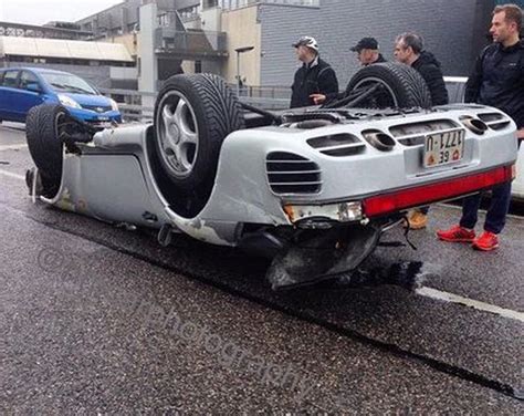 Update Porsche 959 Flips Over In Extreme Geneva Crash Autoevolution