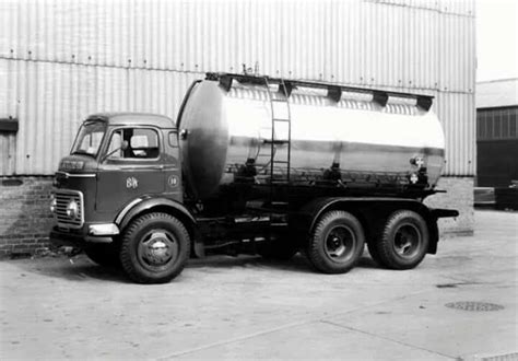 Pin By Richard On Commer Qx Ts3 Old Lorries Vintage Trucks Classic