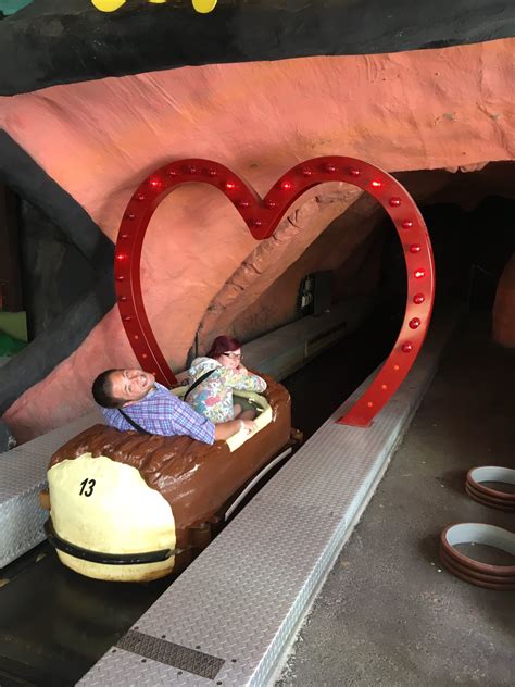 theme park review on twitter aw romance on the gronalund tunnel of love ride t