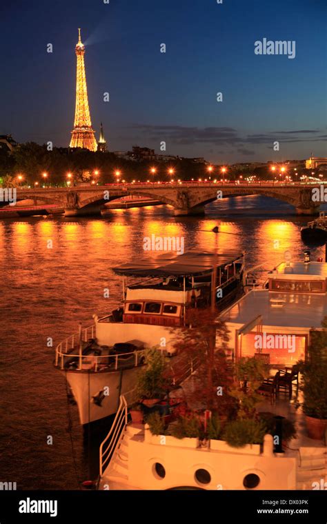 Eiffel Tower And The Seine River Hi Res Stock Photography And Images