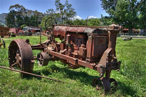 Old Three Wheel Tractor Mccormick Deering Farmall Waikato New