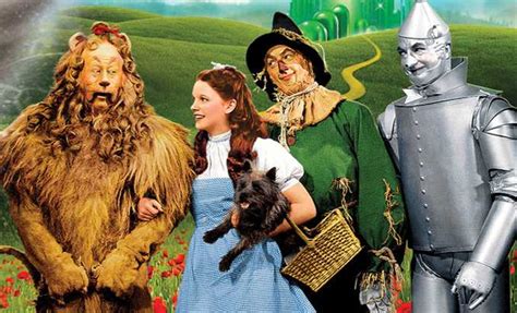 Fun wizard of oz inspired fabric tie garland. Contest: Take Home 'The Wizard of Oz' in Glorious 4K with ...