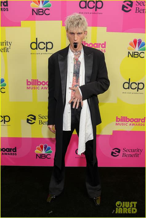 Megan Fox Licks Machine Gun Kelly S Black Tongue At Billboard Music Awards Photo