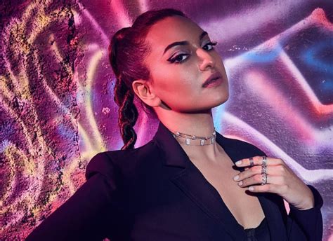 Sonakshi Sinha Talks About The Timeless Trendsetters In Her Life Bollywood News Bollywood