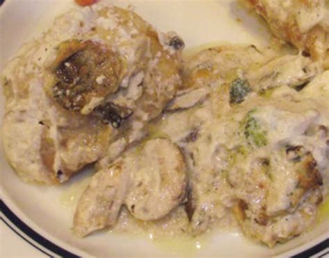 Pour the soup mixture over the broccoli and chicken. Chicken Mushroom Broccoli Casserole Recipe - Food.com