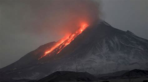 Russian Volcano Erupts Spewing Out A Vast Cloud Of Ash World News