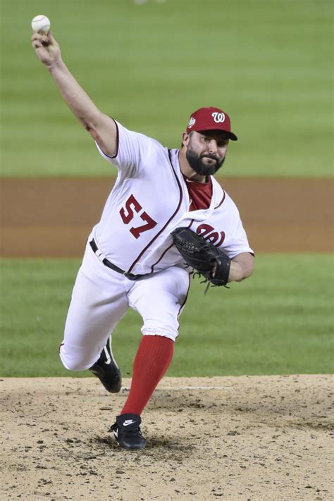 Reds Acquire Tanner Roark Mlb Trade Rumors