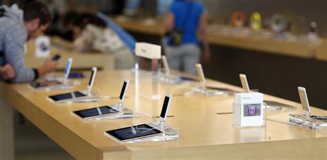 Us Apple Stores To Begin Offering Prepaid And Month To Month Iphone Plans